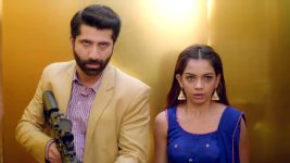 Adhe Kangal S01E264 Nishanth, Saavi to Fight Evil Full Episode