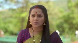 Adhe Kangal S01E66 Vedashree Confronts Mohini Full Episode