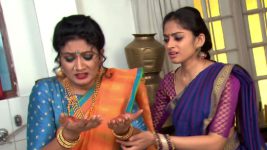 Agni Sakshi S01E174 Bhairavi Burns Her Hands Full Episode