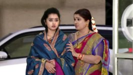 Agni Sakshi S01E360 Gowri, Durga in a Tricky Situation Full Episode