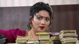 Agni Sakshi S01E373 Bhairavi Executes Her Plan Full Episode