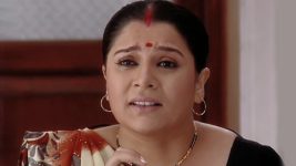 Baa Bahoo Aur Baby S01E280 Meenakshi Gets Emotional Full Episode