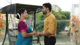 Bharathi Kannamma S01E100 Barathi Convinces Soundharya Full Episode