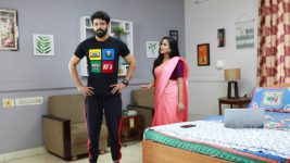 Bharathi Kannamma S01E403 Akhil Cautions Anjali Full Episode