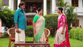 Bharathi Kannamma S01E584 Soundharya, Venu in a Dilemma Full Episode