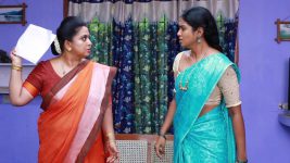 Bharathi Kannamma S01E613 Soundharya in a Fix Full Episode