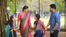 Bharathi Kannamma S01E757 Kannamma Joins the Trip Full Episode