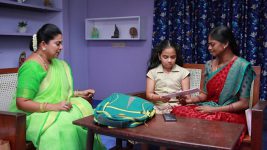 Bharathi Kannamma S01E802 Lakshmi Confronts Soundharya Full Episode