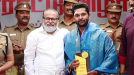 Bharathi Kannamma S01E926 Barathi Receives Award Full Episode