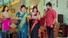 Chelleli Kaapuram S01E280 Aakash's Family in for a Shock Full Episode