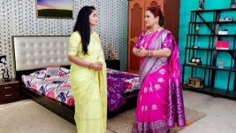 Chelleli Kaapuram S01E355 Pournami Foils Neelaveni's plan Full Episode