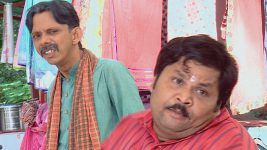 Chidiya Ghar S01E751 Gadhaprasad In Pursuit Of The Coach Full Episode