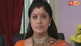 Deivam Thandha Veedu S01E02 Chitradevi’s unpopular decision Full Episode