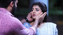 Eeramaana Rojaave S02E107 Parthiban Finds Kavya Full Episode