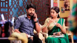 Eeramaana Rojaave S02E45 Priya Is Curious Full Episode