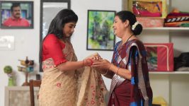 Eeramaana Rojaave S02E65 Maha Convinces Kavya Full Episode