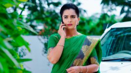 Karthika Deepam S01E1302 Soundarya Meets Swapna Full Episode