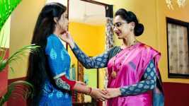 Karthika Deepam S01E1390 Soundarya's Helping Hand Full Episode