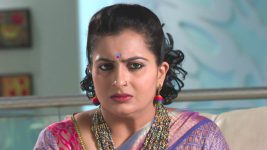 Karthika Deepam S01E34 Soundarya Seeks Answers Full Episode