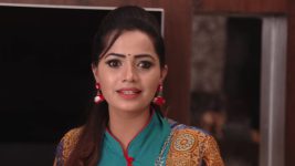 Karthika Deepam S01E390 Mounitha in a Tight Spot Full Episode