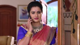 Karthika Deepam S01E475 Soundarya Alerts Deepa Full Episode