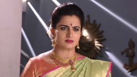 Karthika Deepam S01E511 Soundarya Blames Karthik Full Episode