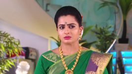 Karthika Deepam S01E615 Soundarya Assures Muralikrishna Full Episode