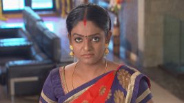 Karthika Deepam S01E89 Soundarya Stops Deepa Full Episode