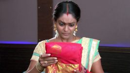 Karthika Deepam S01E92 Deepa Gets an Expensive Sari Full Episode