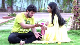 Kulaswamini S01E178 Abhay Injures Himself Full Episode