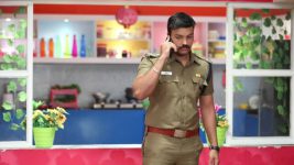 Nenjam Marapathillai S01E114 Vikram Gets Suspicious Full Episode