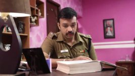 Nenjam Marapathillai S01E174 Vikram Misses Saranya Full Episode