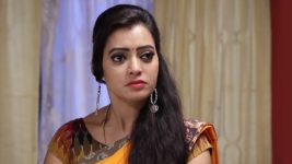 Nenjam Marapathillai S01E215 Sathya Devises a Plan Full Episode