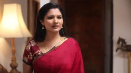 Nenjam Marapathillai S01E216 Saranya's Life at Stake? Full Episode