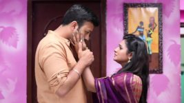 Nenjam Marapathillai S01E226 Saranya's Caring Gesture Full Episode