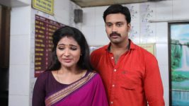 Nenjam Marapathillai S01E245 Arjun, Saranya Look for Vikram Full Episode