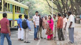 Nenjam Marapathillai S01E69 Public Support for Saranya Full Episode