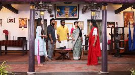 Pandian Stores S01E1003 Moorthy in a Tight Spot Full Episode