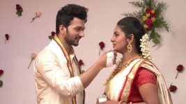 Pavitra Bandham S01E81 Vikram and Ganga's Wedding Night Full Episode