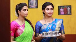 Raja Paarvai (vijay) S01E55 Pavithra Has a Plan Full Episode