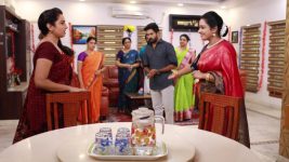 Raja Paarvai (vijay) S01E67 Amirtha Hides the Truth Full Episode