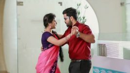 Raja Rani S01E132 Karthik Dances with Sembaruthi! Full Episode