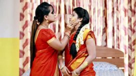Raja Rani S01E28 Vadivu Threatens Sembaruthi Full Episode