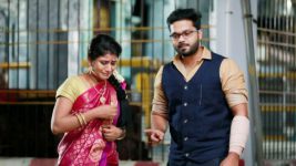 Raja Rani S01E75 Karthik Defends Sembaruthi Full Episode