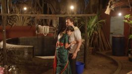 Sahkutumb Sahaparivar S01E571 Jyoti Embraces Surya Full Episode