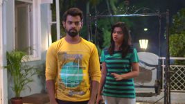 Sath De Tu Mala S01E56 Meera Consoles Amit Full Episode