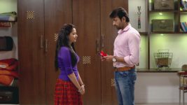 Shatada Prem Karave S01E14 Unmesh, Sayali Lay a Trap Full Episode