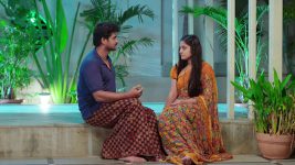 Srimathi Srinivas S01E103 Sridevi, Srinivas Share a Moment Full Episode