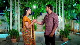 Srimathi Srinivas S01E212 Sridevi Makes a Plea Full Episode