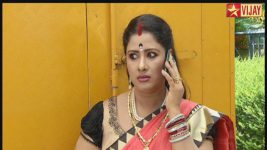 Deivam Thandha Veedu S14E17 Bhanumathy's evil games! Full Episode